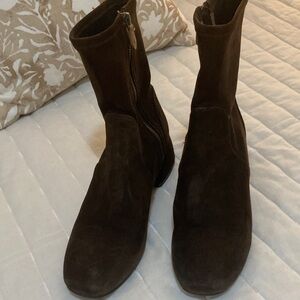 Kenneth Cole Elegant Brown Suede Ankle Boots